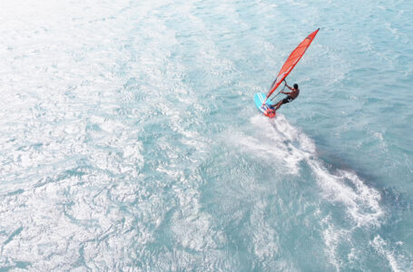 Know details about windsurfing or kitesurfing
